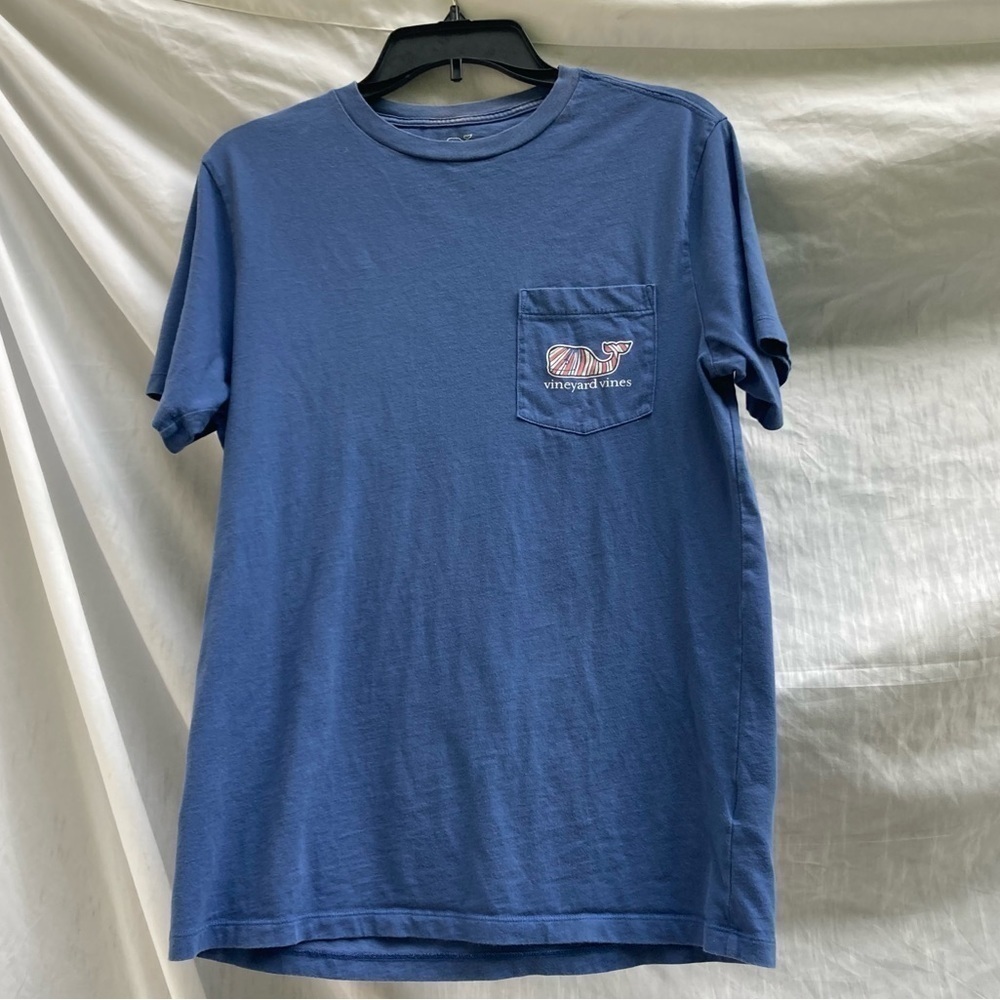 Vineyard Vines Blue T-Shirt with Classic Whale Design, Size XS
